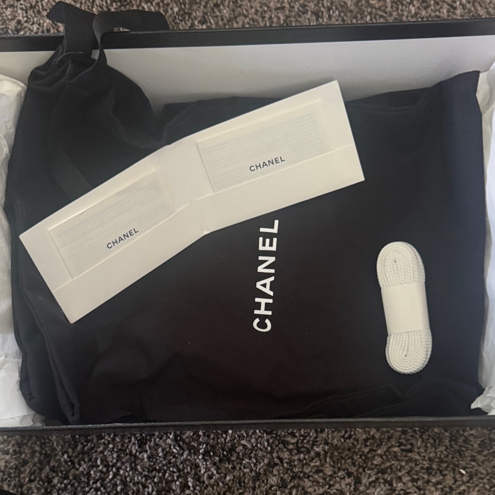 AUTHENTIC CHANEL S22 Sneakers - Picture 7 of 9